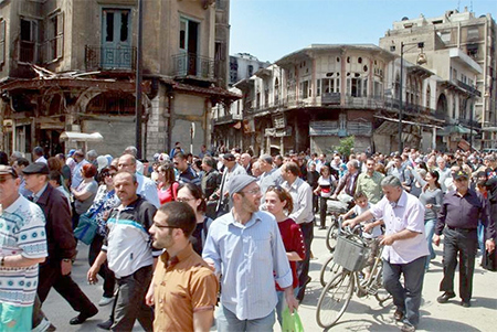 Miles de sirios vuelven a sus casas en Homs